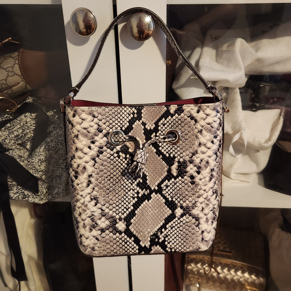 Kate Spade Eva Snakeskin Bucket Bag Black Ivory